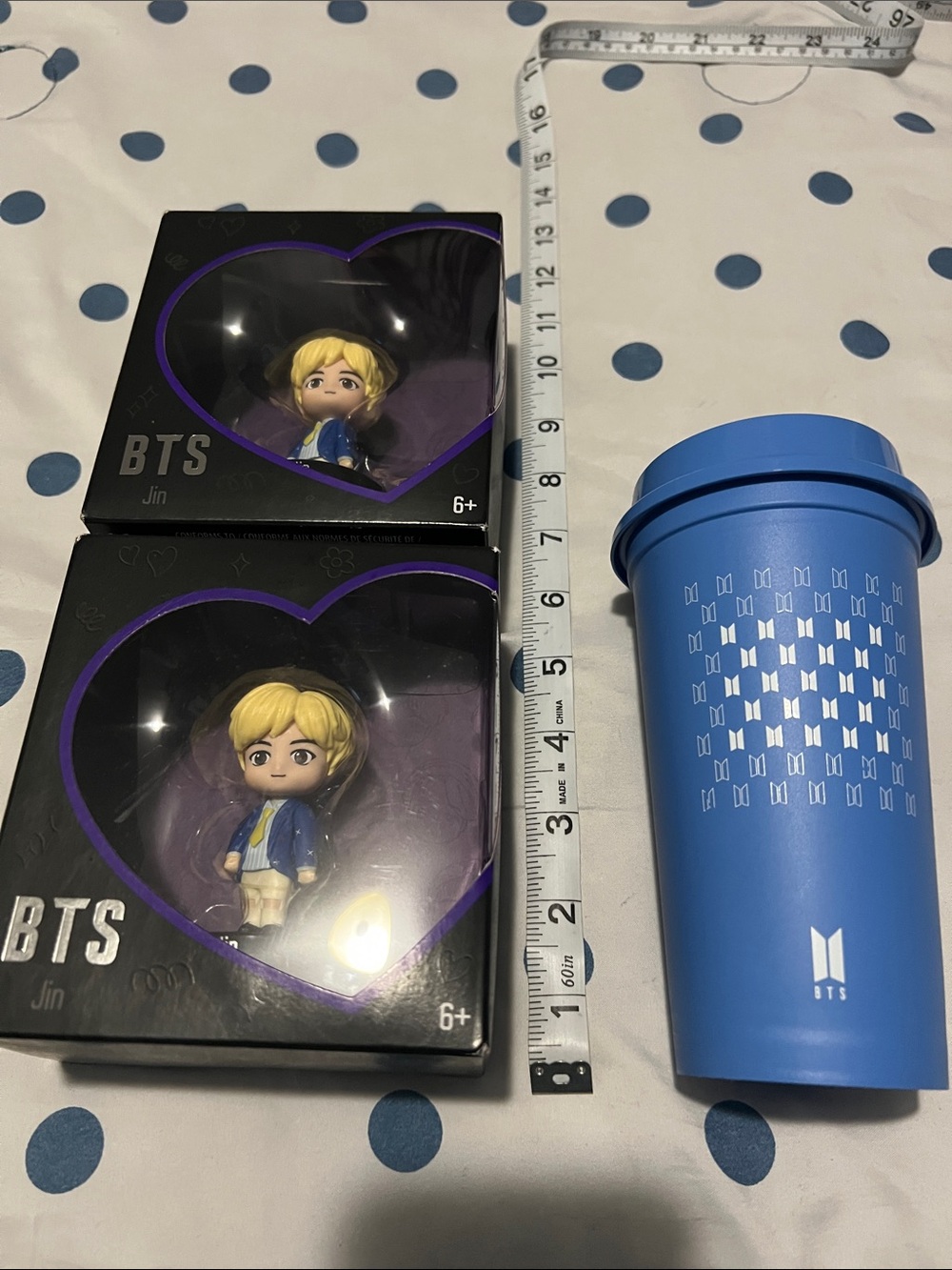 Jin figures & 7 signatures Jin, Suga, RM,J-Hope, Jimin, V and Jungkook tumbler - Picture 11 of 12